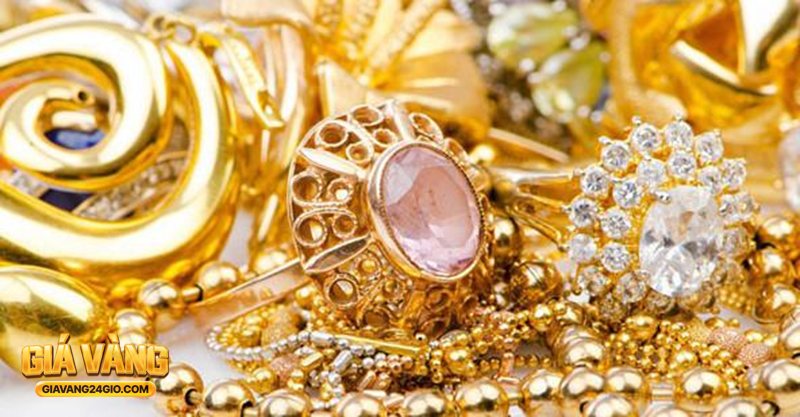 Giá vàng thế giới bây giờ - Vì sao giá thay đổi liên tục